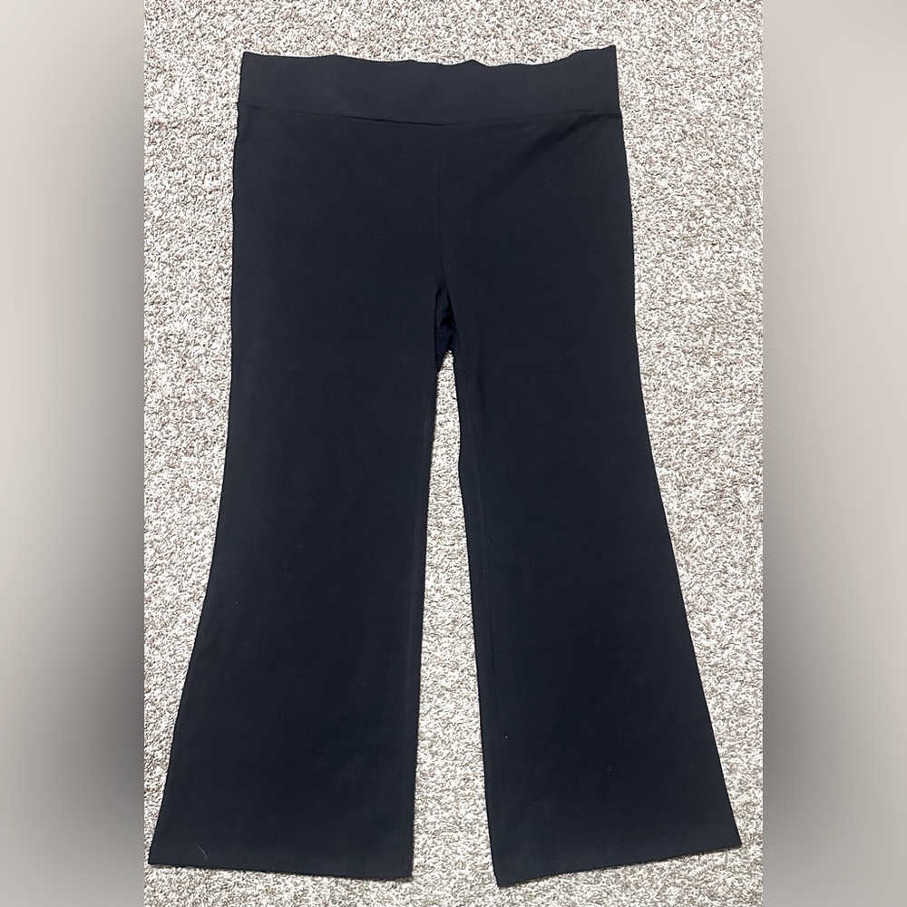 LOGO Layers by Lori Goldstein Yoga Pants